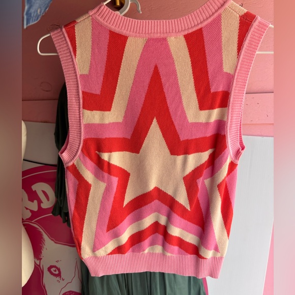 Miss Love Pink, Red, cream Star Pattern Sleeveless sweater vest ⭐️💗🌸 size medium - Picture 3 of 6